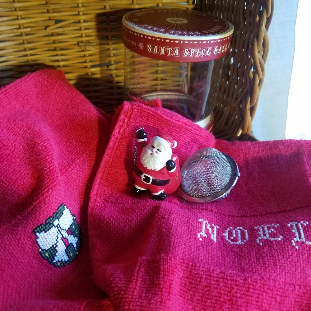 Christmas Bundle Williams Sonoma Santa Spice Ball Tea Towels